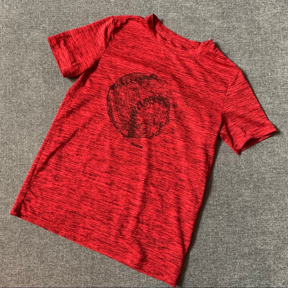 Reebok red abstract baseball t-shirt size large